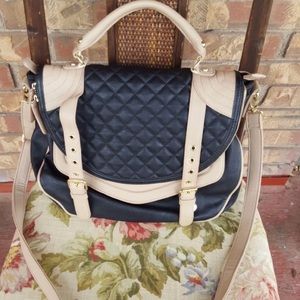 Looking For This Steve Madden Bag !!